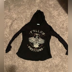 Women size medium brand Maurices shirt